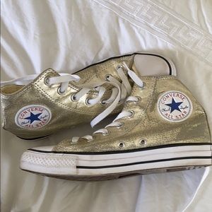 Gold converse